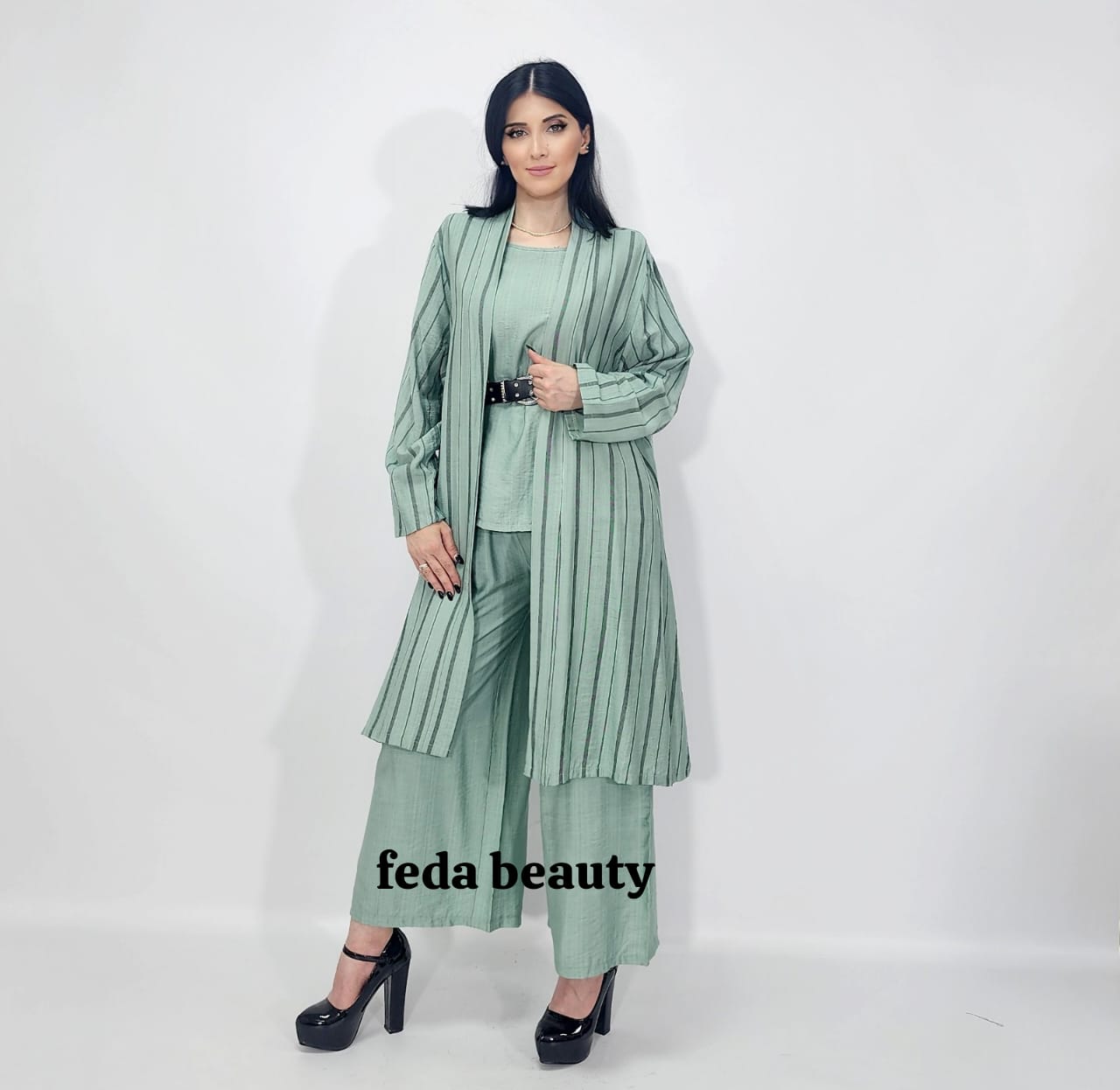 A collection of chalkboard sets with distinctive and new designs for  travel, work, daily wear, and trips from Fida Beauty's new and  special collection for the year 2023